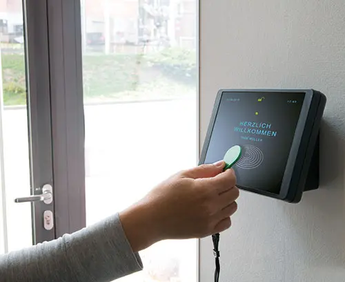 Enclosure in special colour on demand